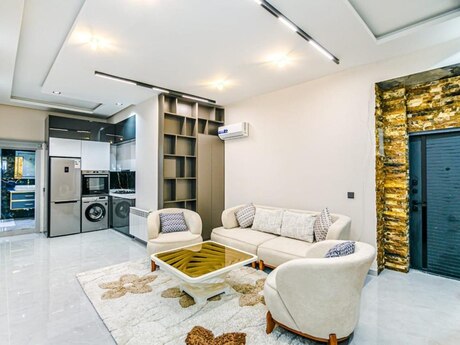 4 otaqlı köhnə tikili - Sahil m. - 110 m²