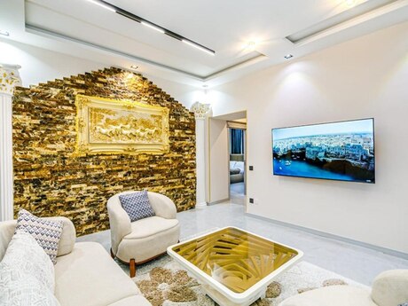 4 otaqlı köhnə tikili - Sahil m. - 110 m²