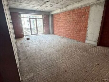 3-комн. новостройка - м. 28 мая - 173.8 м²