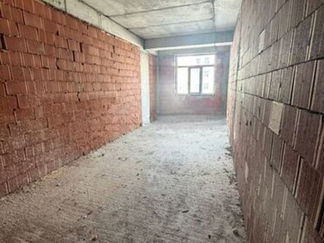 3-комн. новостройка - м. 28 мая - 173.8 м²