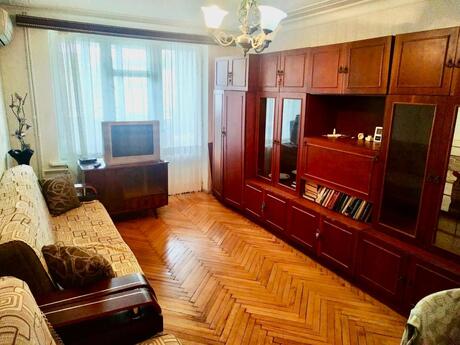2 otaqlı köhnə tikili - Qara Qarayev m. - 45 m²