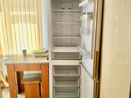 2 otaqlı köhnə tikili - Qara Qarayev m. - 45 m²