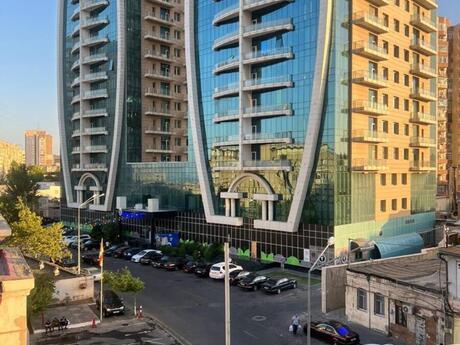 Объявление №6112112 - Баку, м. Ичеришехер, 3-комн., 90 м², 6/16 этаж