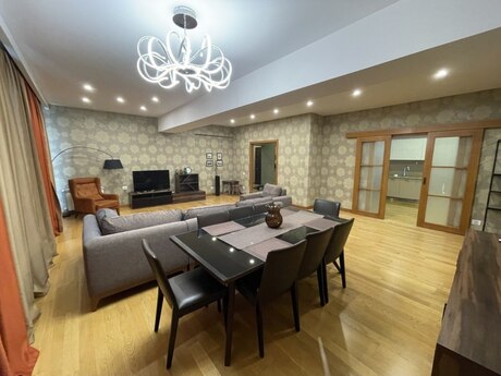 Elan №5995311 - Bakı, Şah İsmayıl Xətai m., 3 otaqlı, 180 m², 11/21 mərtəbə