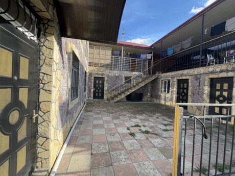 12 otaqlı həyət evi/bağ evi - Gəncə - 350 m²