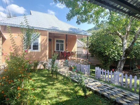 3 otaqlı həyət evi/bağ evi - Qəbələ - 95 m²