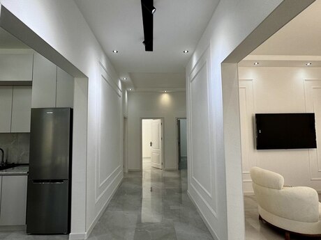 4 otaqlı həyət evi/bağ evi - Şüvəlan q. - 160 m²