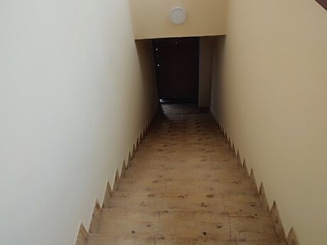 6 otaqlı həyət evi/bağ evi - Şimal DRES q. - 300 m²