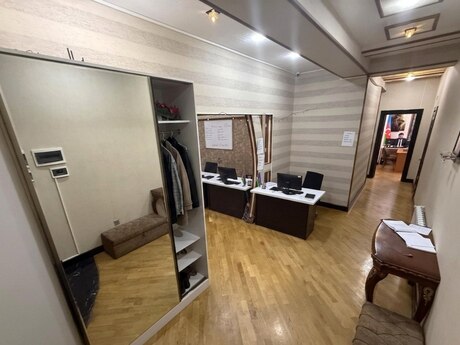 3 otaqlı mənzil, 140 m², Nizami: 400 000 ₼ 5