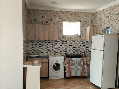 9 otaqlı həyət evi/bağ evi - Zığ q. - 200 m²