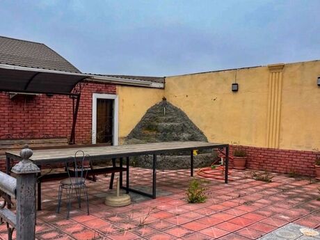 3 otaqlı həyət evi/bağ evi - Novxanı q. - 100 m²