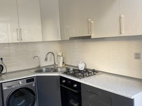 3 otaqlı köhnə tikili - 9-cu mikrorayon q. - 75 m²