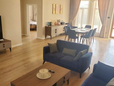 5 otaqlı həyət evi/bağ evi - Nardaran q. - 260 m²