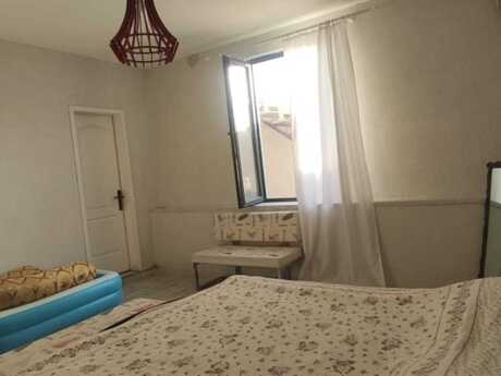 4 otaqlı həyət evi/bağ evi - Görədil q. - 200 m²