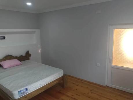 4 otaqlı həyət evi/bağ evi - Görədil q. - 200 m²