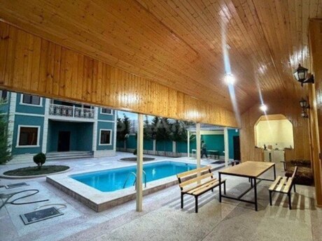 7 otaqlı həyət evi/bağ evi - Sabunçu r. - 300 m²