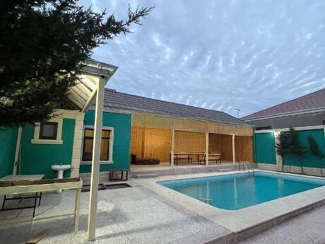 7 otaqlı həyət evi/bağ evi - Sabunçu r. - 300 m²