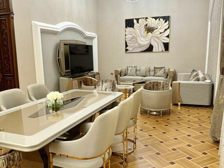8 otaqlı həyət evi/bağ evi - Gənclik m. - 700 m²