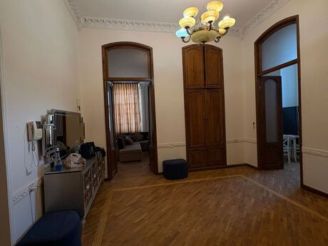 5 otaqlı köhnə tikili - Sahil m. - 140 m²