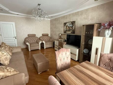 3-комн. вторичка - м. 28 мая - 90 м²