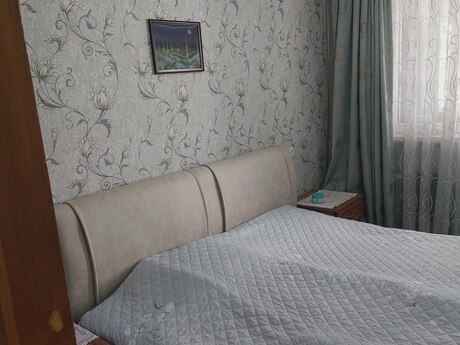3 otaqlı köhnə tikili - 8 Noyabr m. - 80 m²