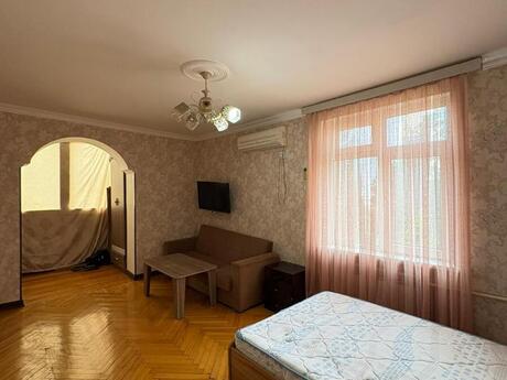 1 otaqlı köhnə tikili - Nizami m. - 38 m²