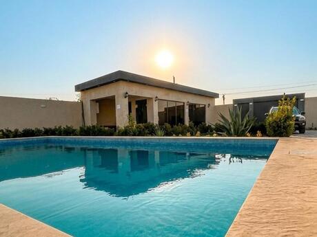 5 otaqlı həyət evi/bağ evi - Pirşağı q. - 300 m²