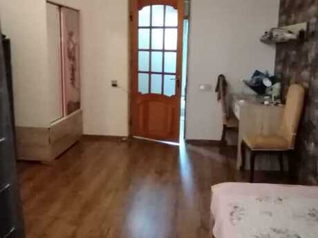 3 otaqlı köhnə tikili - Elmlər Akademiyası m. - 70 m²