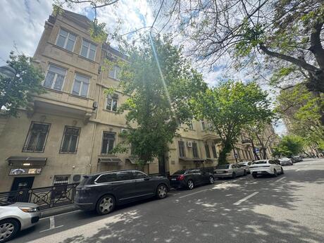 6 otaqlı köhnə tikili - İçəri Şəhər m. - 160 m²