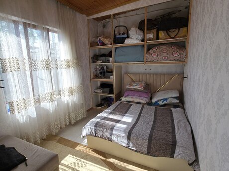 3 otaqlı həyət evi/bağ evi - Bakıxanov q. - 210 m²