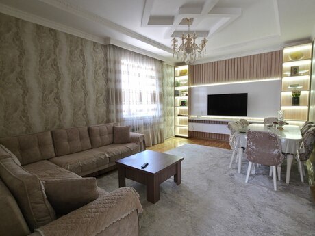3 otaqlı həyət evi/bağ evi - Bakıxanov q. - 210 m²