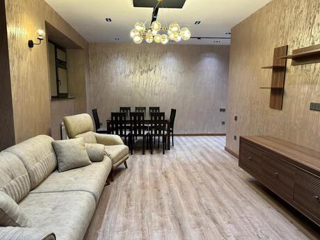 3 otaqlı yeni tikili - 8 Noyabr m. - 148 m²