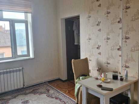 2 otaqlı köhnə tikili - Bakıxanov q. - 54 m²