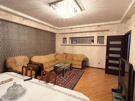 4 otaqlı yeni tikili - 8 Noyabr m. - 145 m²