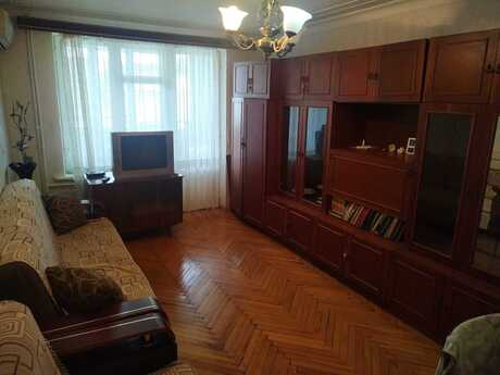 2 otaqlı köhnə tikili - Neftçilər m. - 60 m²