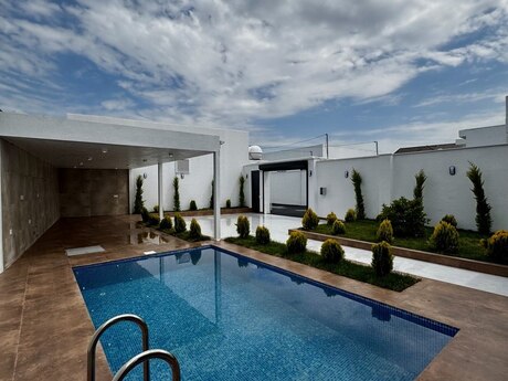 4 otaqlı həyət evi/bağ evi - Mərdəkan q. - 170 m²