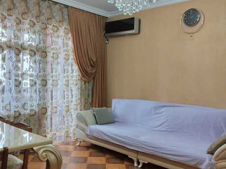 4 otaqlı köhnə tikili - Neftçilər m. - 100 m²