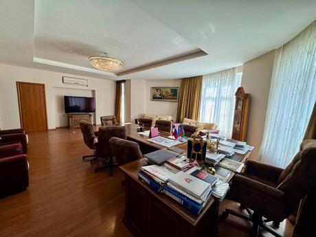 4 otaqlı yeni tikili - Nəsimi r. - 200 m²
