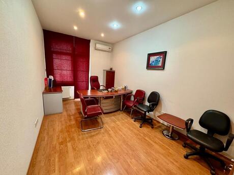 4 otaqlı yeni tikili - Nəsimi r. - 200 m²