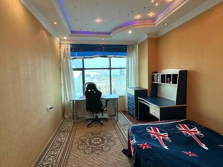 4 otaqlı mənzil, 200 m², 28 May: 444 000 ₼ 5