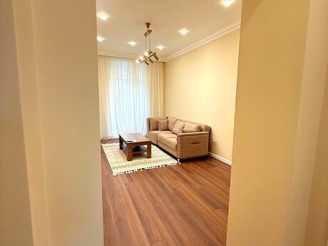 2-комн. вторичка - м. Элмляр Академиясы - 65.5 м²