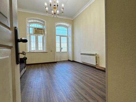 3 otaqlı ofis - Nizami m. - 95 m²