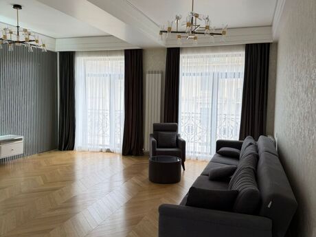 3 otaqlı yeni tikili - Ağ şəhər q. - 180 m²