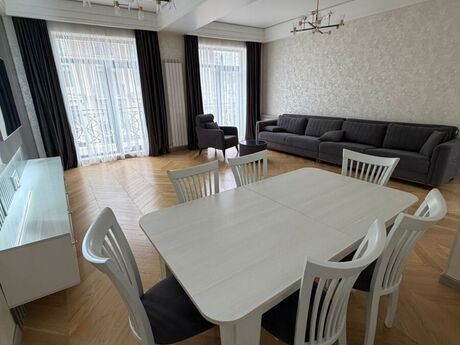 3 otaqlı yeni tikili - Ağ şəhər q. - 180 m²