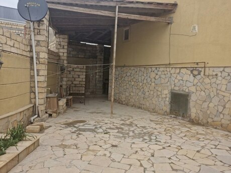 3 otaqlı həyət evi/bağ evi - Lökbatan q. - 95 m²