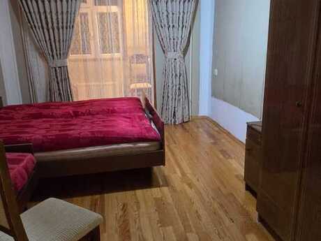 2 otaqlı köhnə tikili - Yeni Günəşli q. - 65 m²