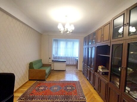 3-комн. вторичка - м. Нефтчиляр - 75 м²