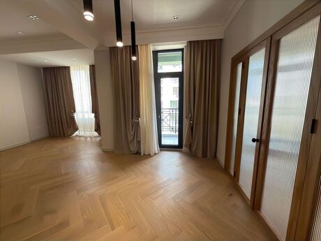 3-комн. новостройка - м. Нариман Нариманов - 135 м²