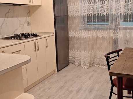 1 otaqlı yeni tikili - İnşaatçılar m. - 45 m²