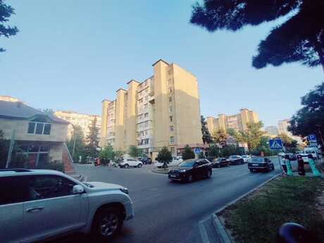 3 otaqlı köhnə tikili - Əhmədli m. - 80 m²